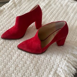 Vince Camuto, cherry red true suede size 71/2.